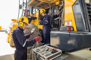 ¿Por qué contratar equipos de construcción?